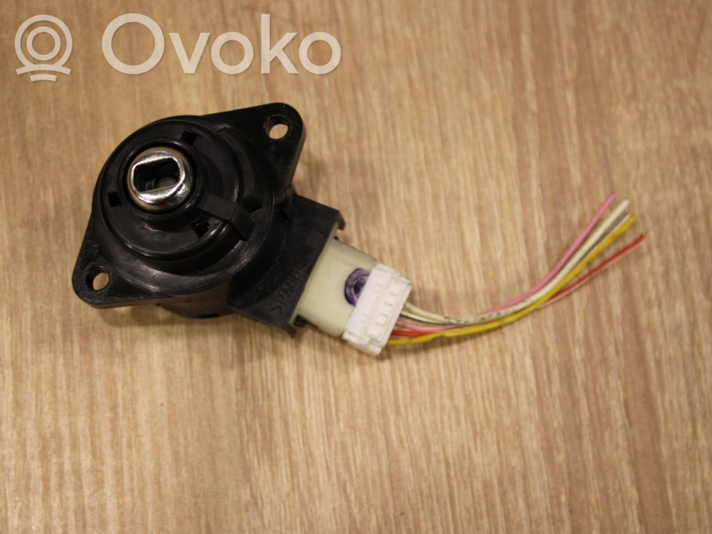 Chevrolet Captiva Užvedimo spynelės kontaktai 