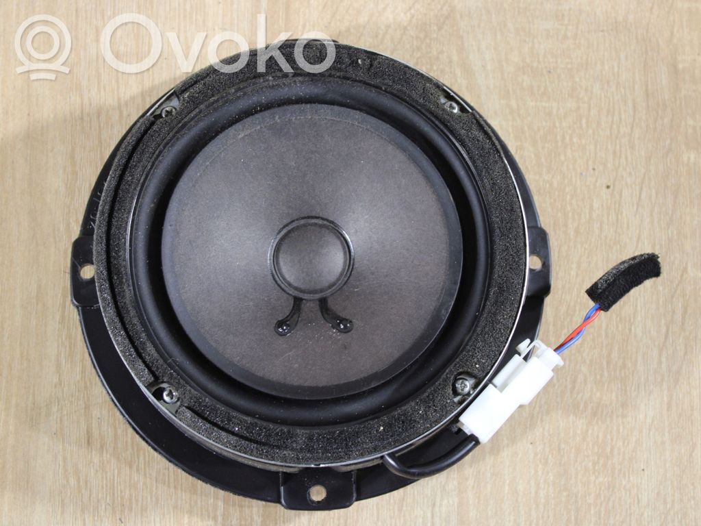 Hyundai Santa Fe Etuoven kaiutin 