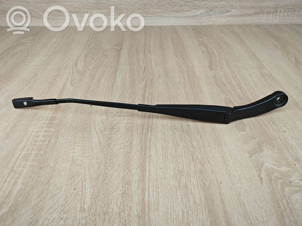 Audi Q3 F3 Ramię wycieraczki szyby przedniej / czołowej 