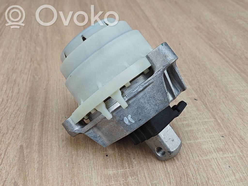 BMW 8 G16 Engine mount bracket 