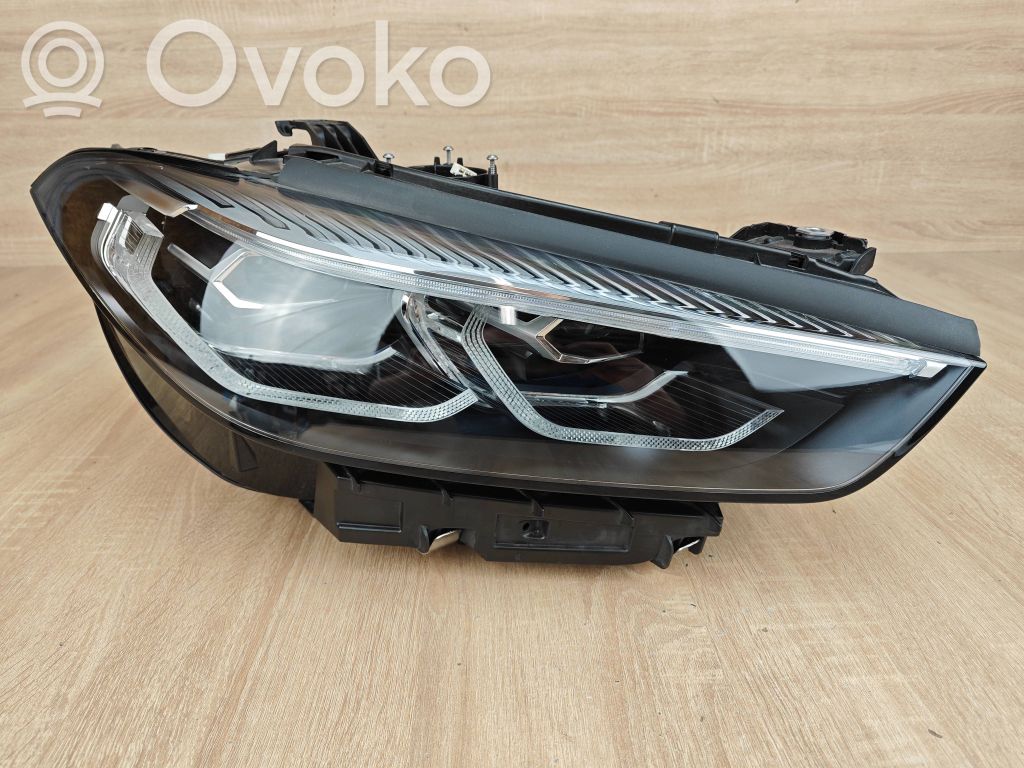 BMW 8 G16 Lampa przednia 