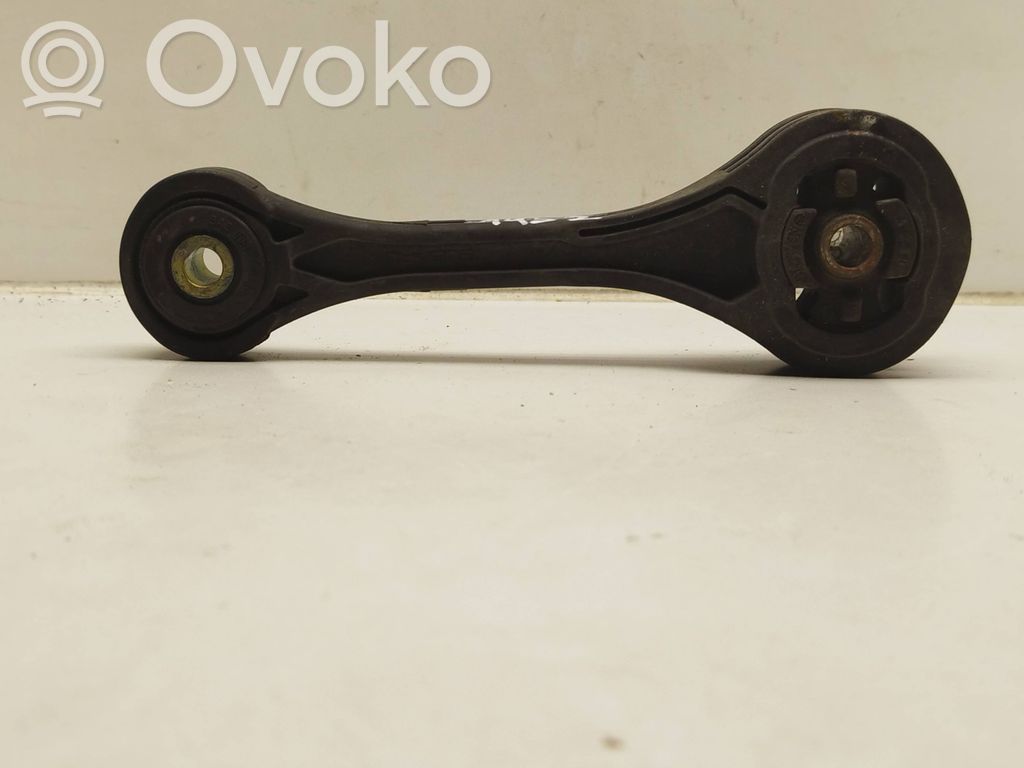 Subaru Legacy Engine mount bracket 