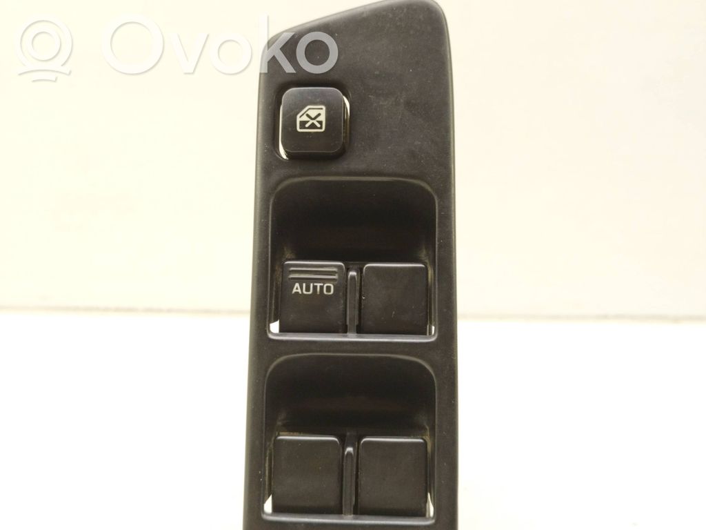 Electric window control switch   83071SA020