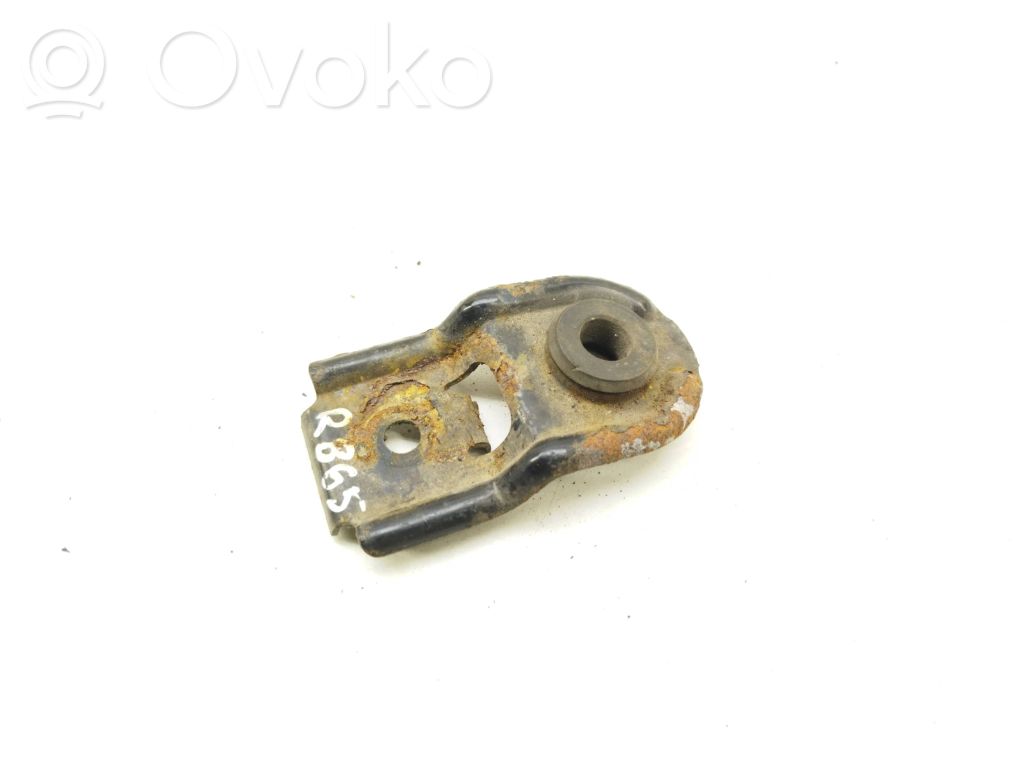 Radiator mount bracket