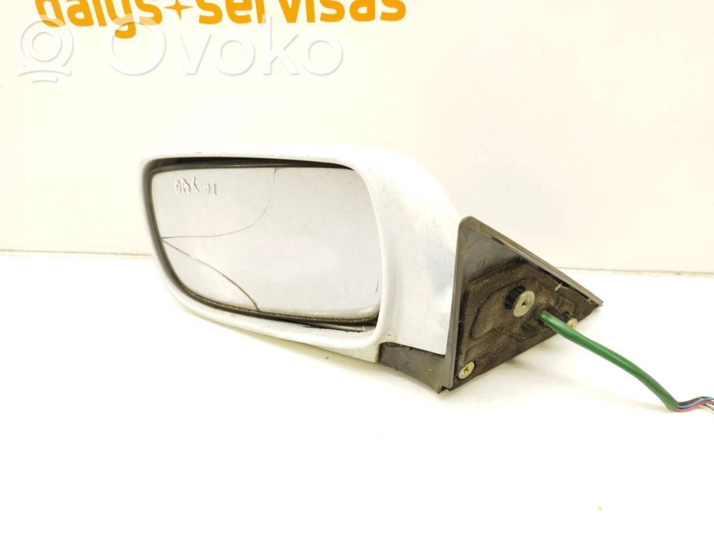 Front door electric wing mirror
