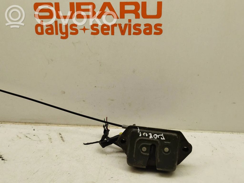 Loading door lock