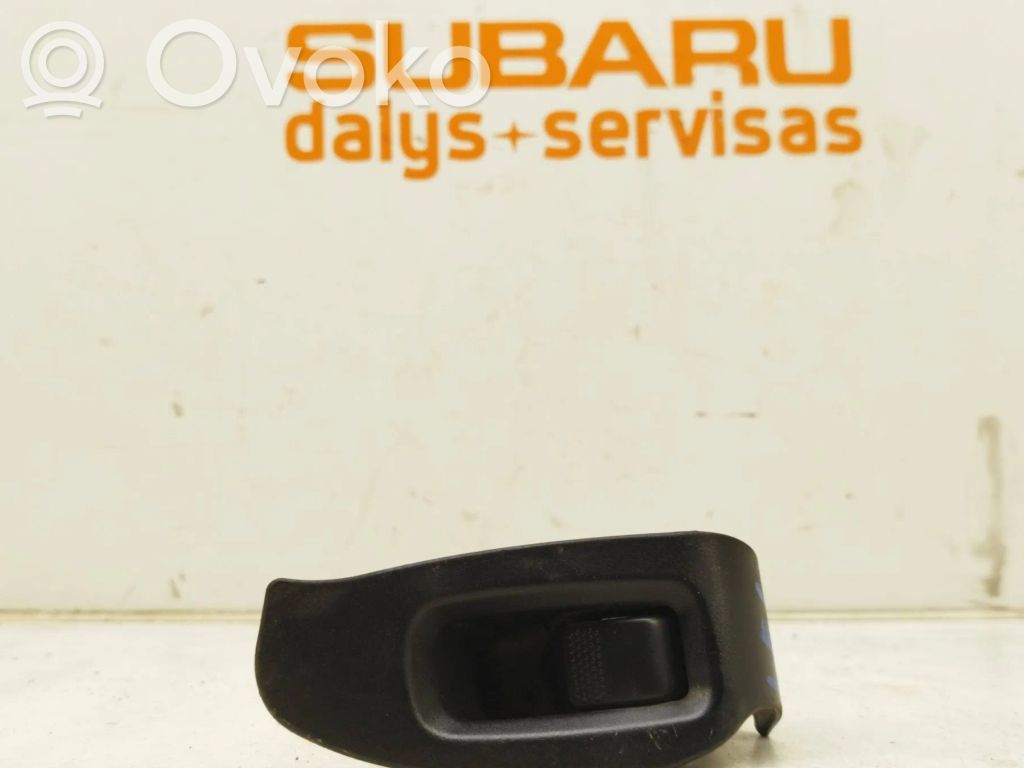 Electric window control switch   83071AE040