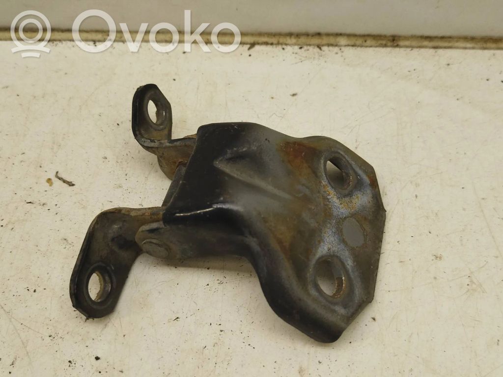 Subaru Impreza III Front door lower hinge 
