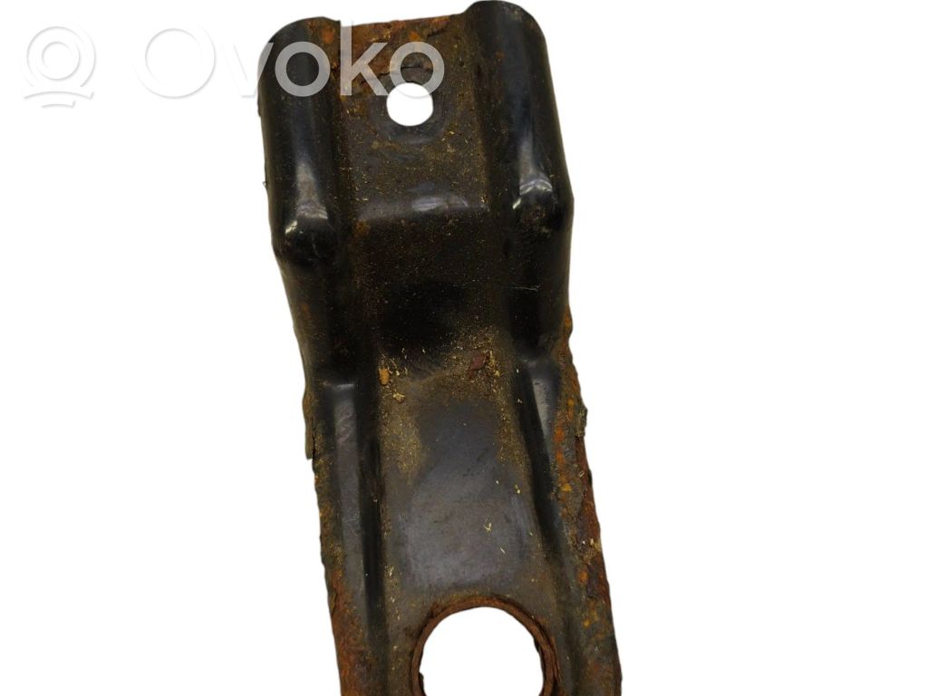 Radiator mount bracket