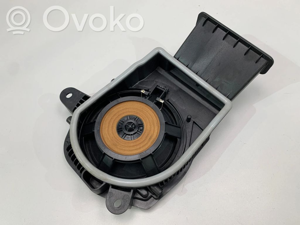 BMW 2 Active Tourer U06 Subwoofer 