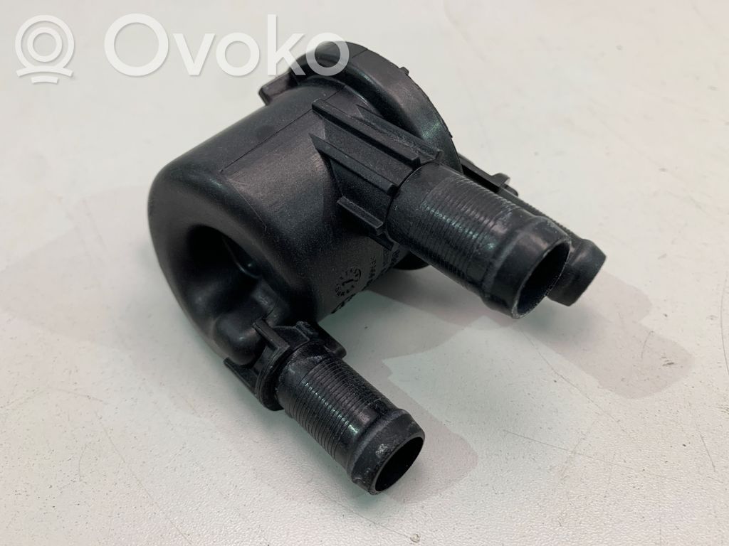 Volvo XC90 Engine coolant pipe/hose 