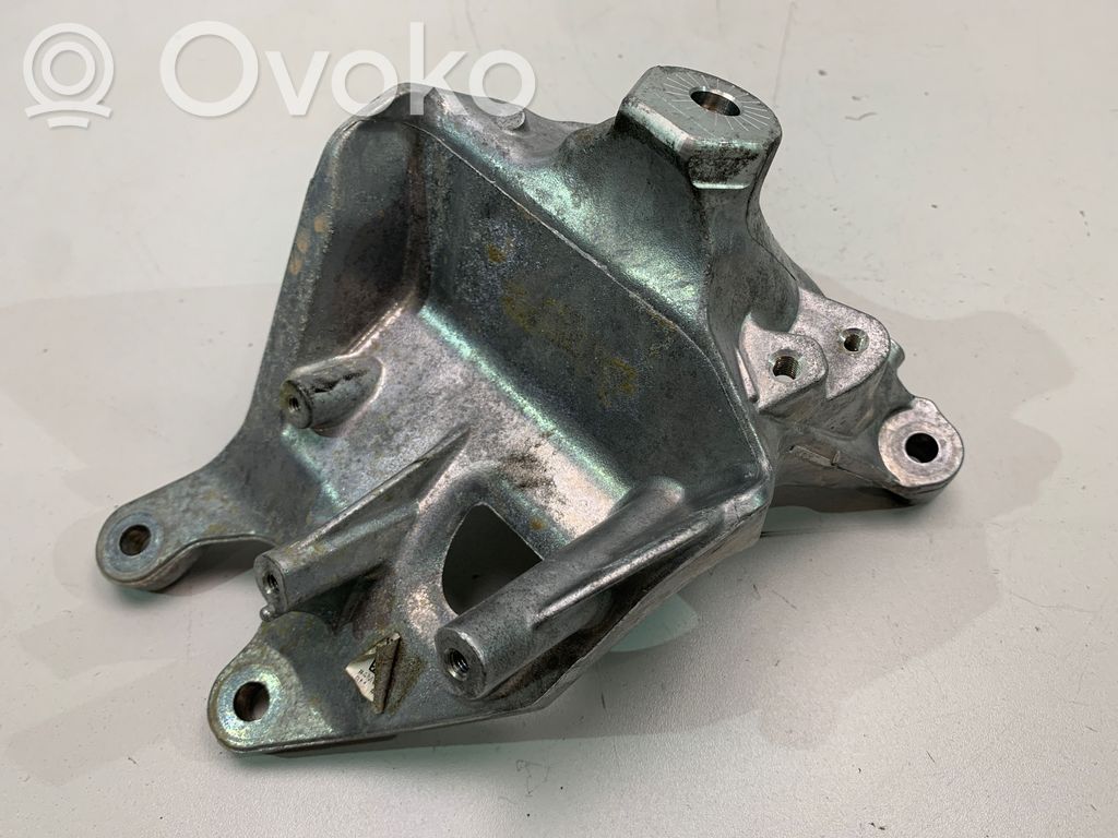 Audi A8 S8 D5 Engine mounting bracket 