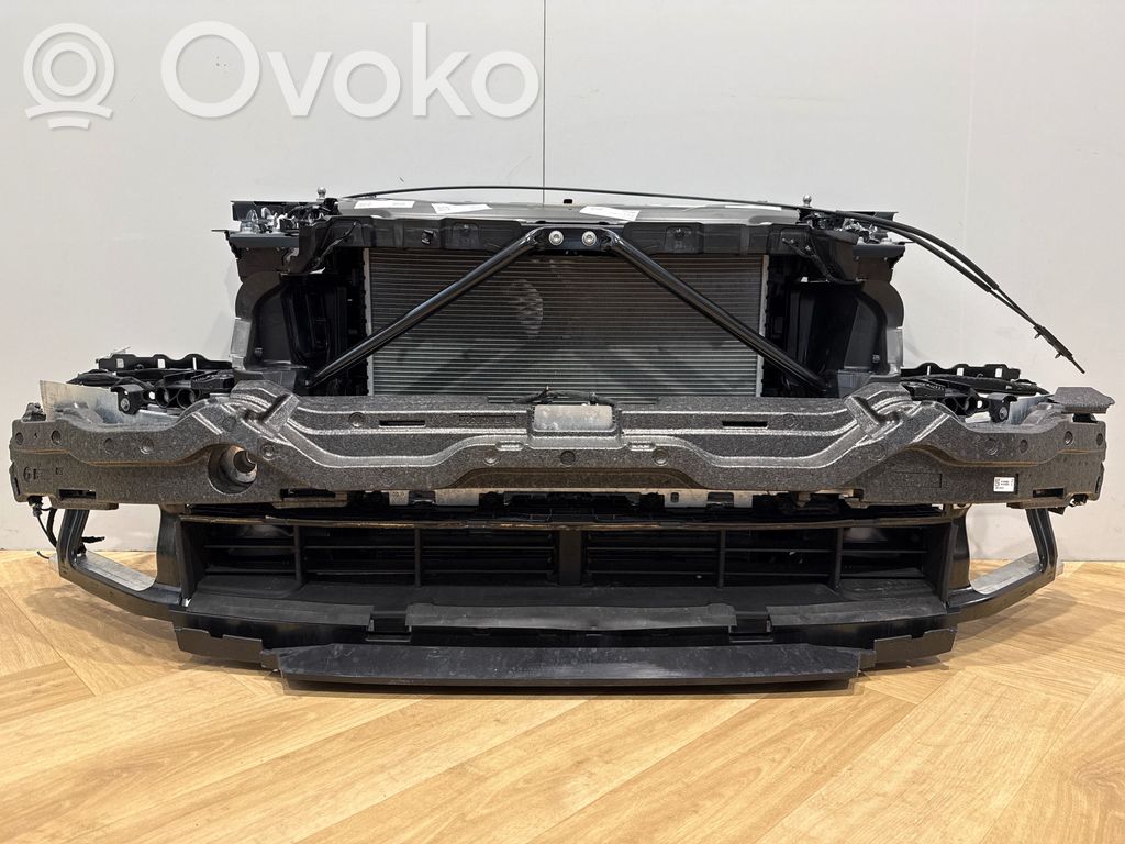 BMW 5 G60 G61 Pas przedni 