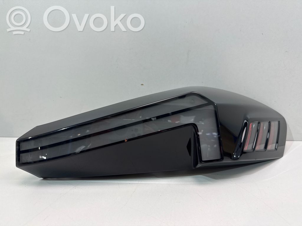 BMW XM Aizmugurējais lukturis virsbūvē 