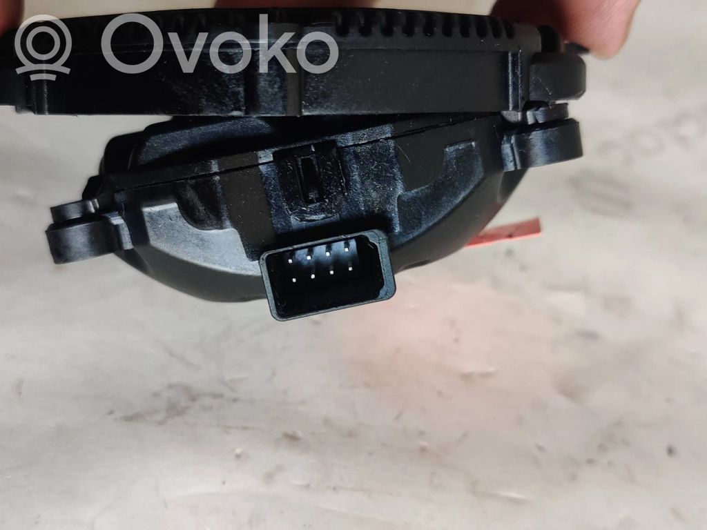 Volvo XC40 Element lusterka bocznego drzwi przednich 