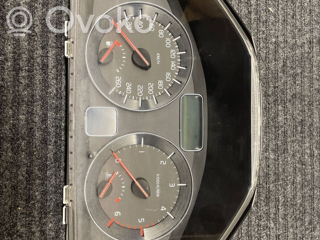 Volvo V50 Speedometer (instrument cluster) 