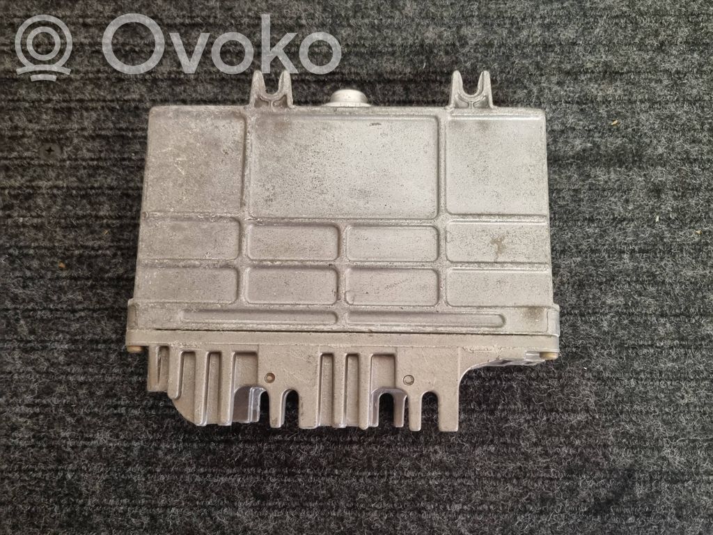Volkswagen Golf III Engine control unit/module 