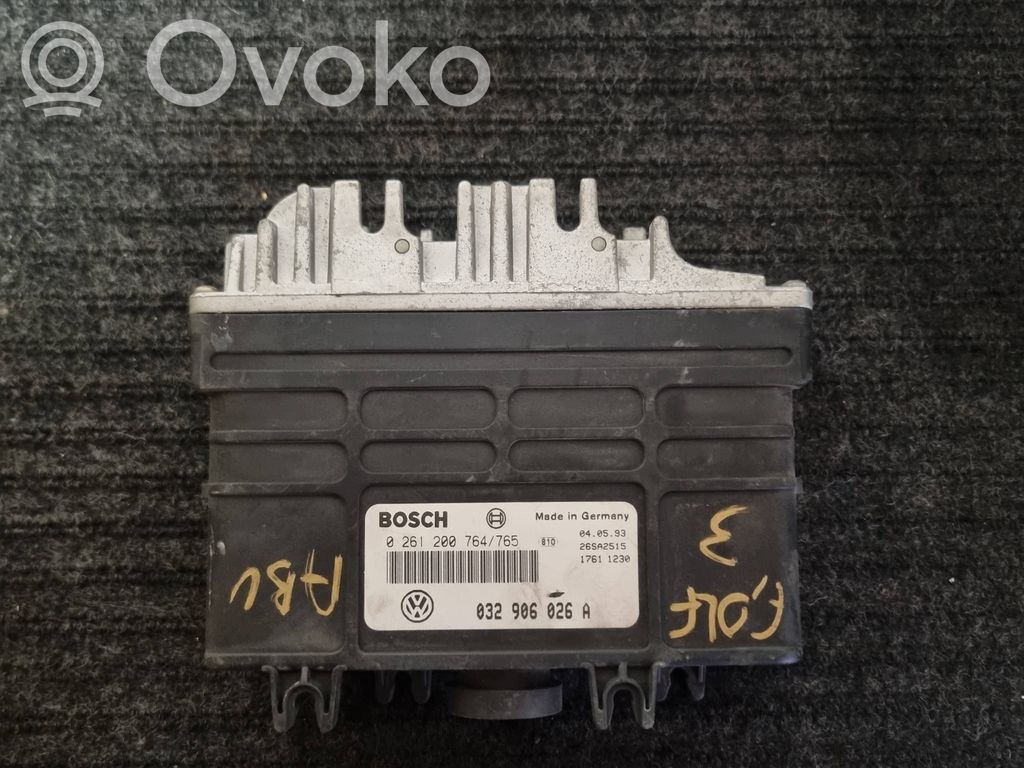 Volkswagen Golf III Engine control unit/module 