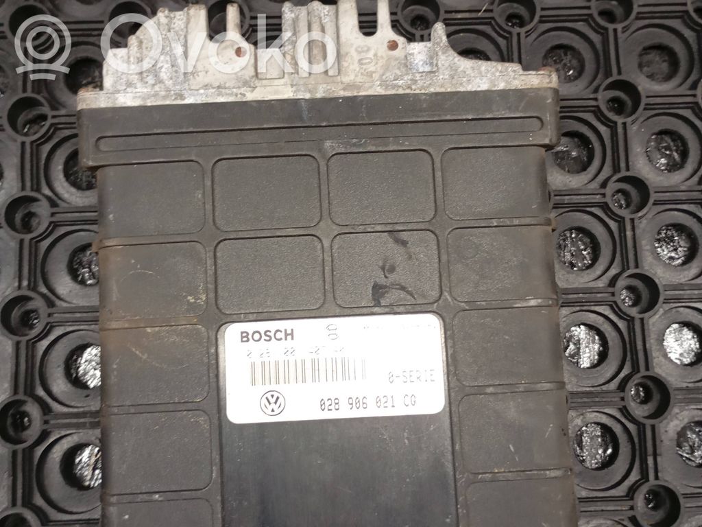 Volkswagen PASSAT B5.5 Engine control unit/module 