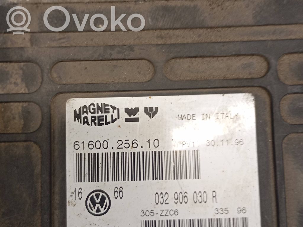 Volkswagen Golf III Engine control unit/module 