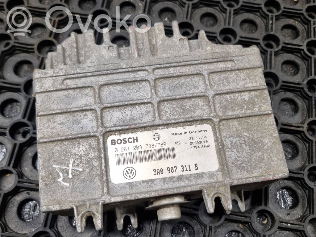 Mercedes-Benz CLK A208 C208 Engine control unit/module 