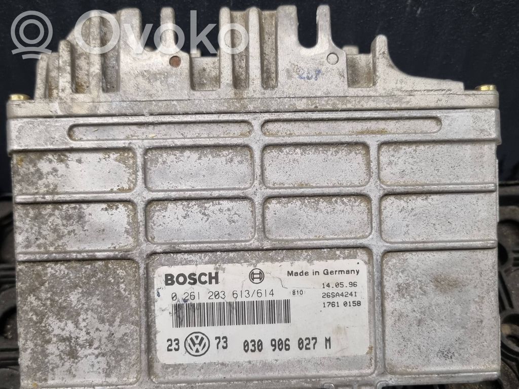 Volkswagen Golf III Engine control unit/module 