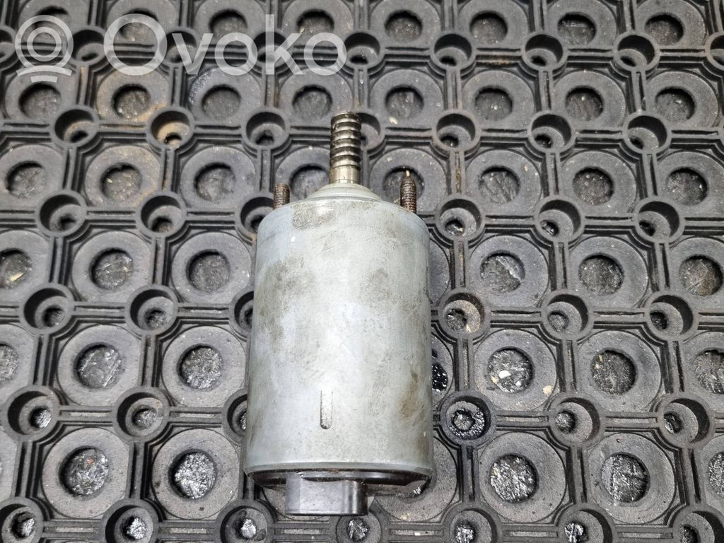BMW 3 E90 E91 Kita variklio detalė 