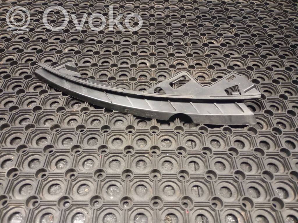 Volvo C30 Headlight/headlamp mounting bracket 