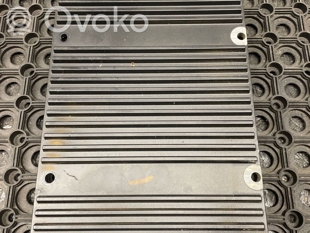 Volvo V50 Skaņas pastiprinātājs 