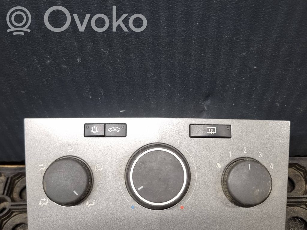 Opel Astra H Climate control unit 