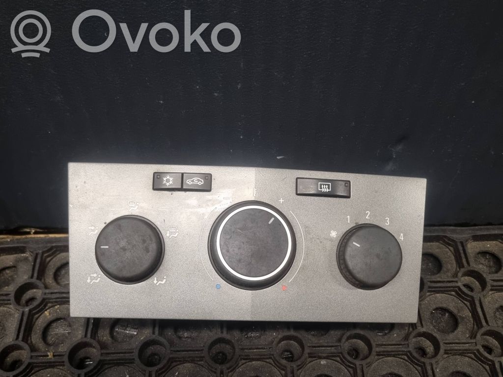 Opel Zafira B Climate control unit 