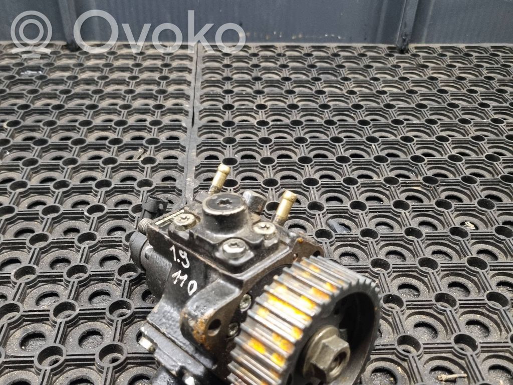 Opel Vectra C Pompa wtryskowa wysokiego ciśnienia 