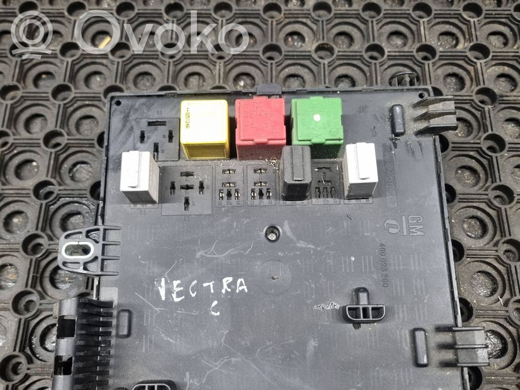 Opel Vectra C Saugiklių dėžė (komplektas) 