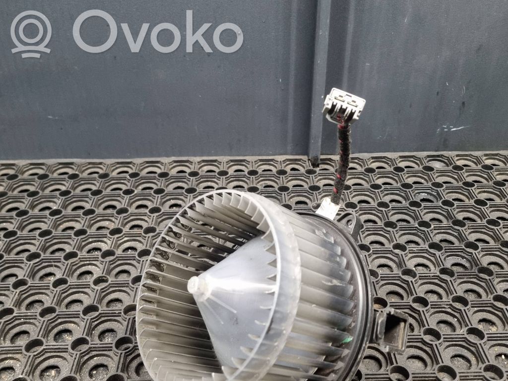 Opel Insignia A Lämmittimen puhallin 
