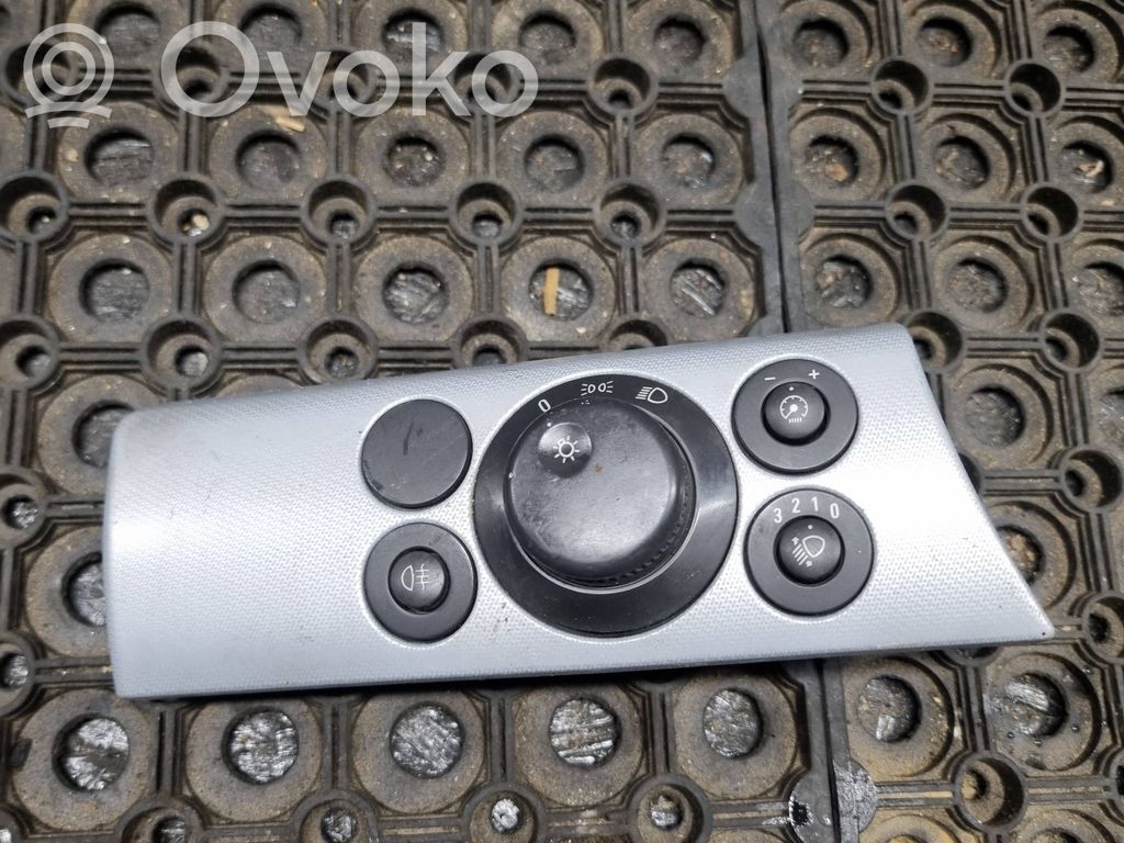 Opel Astra H Light switch 