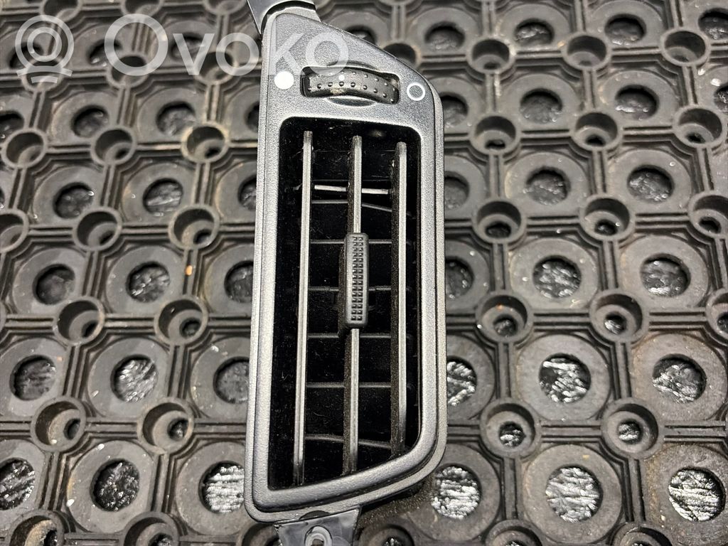 Ford Mondeo MK IV Centrālais gaisa ventilācijas režģis 