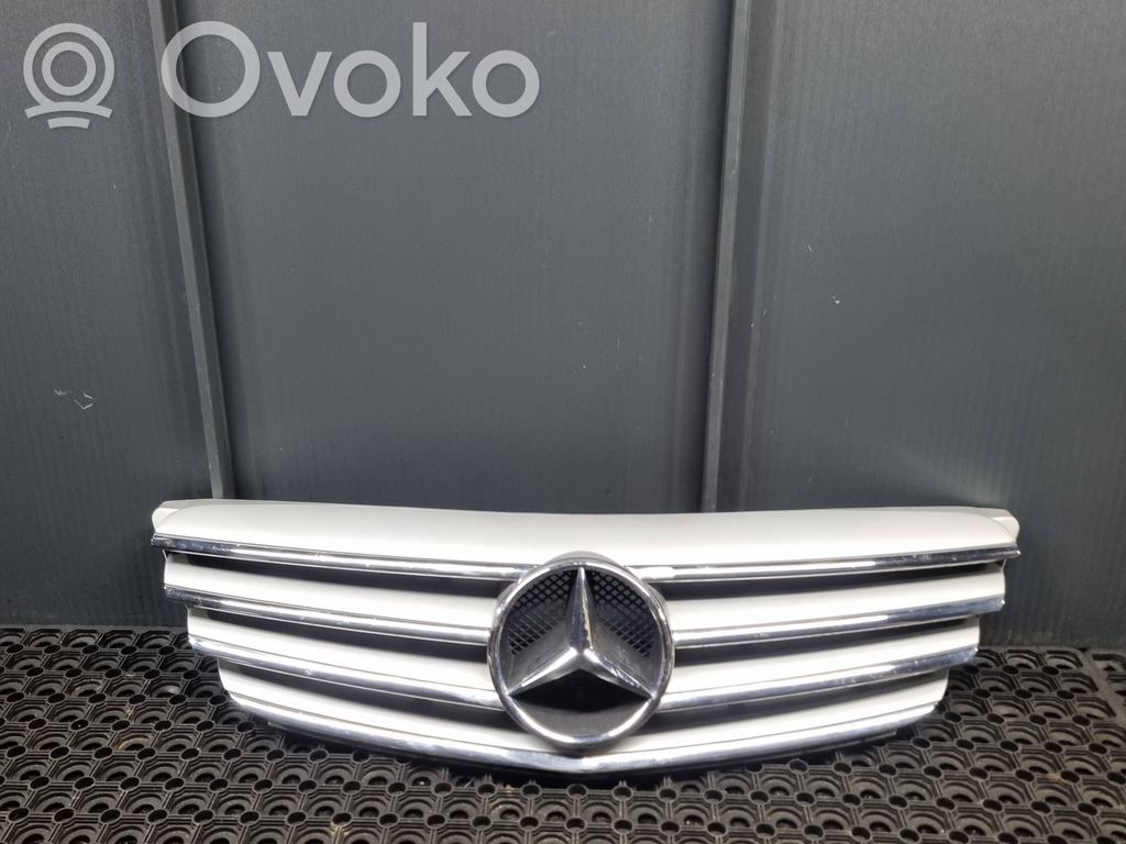 Mercedes-Benz B W245 Etupuskurin ylempi jäähdytinsäleikkö 