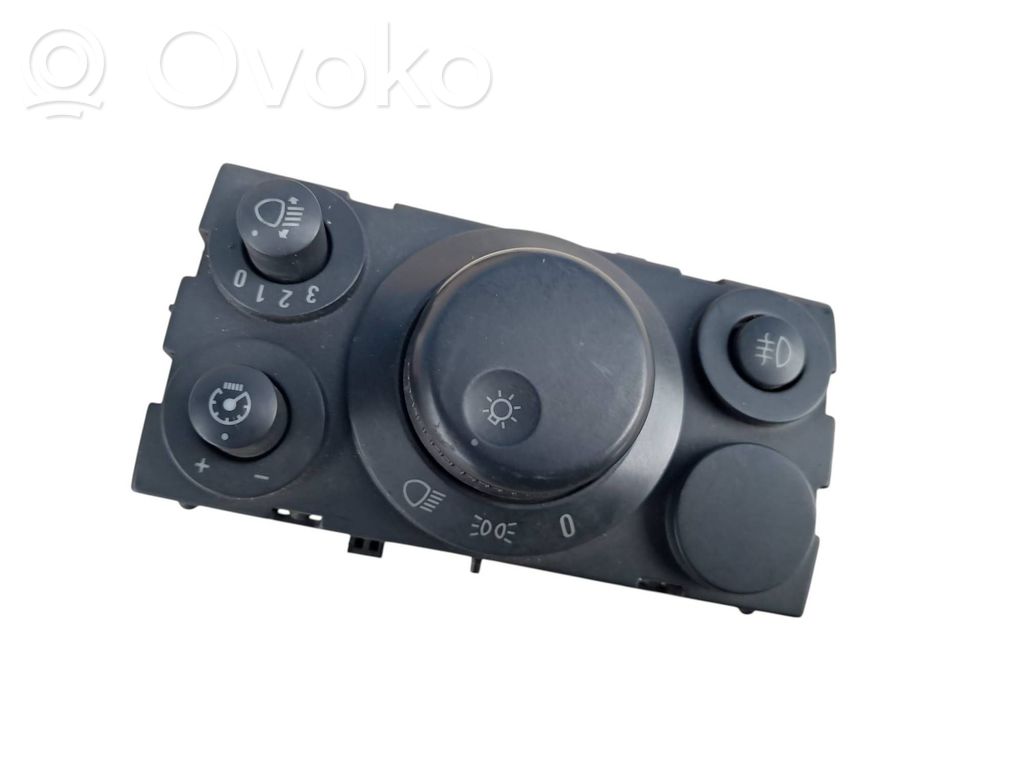 Light switch   13100136,0145,LK04063030