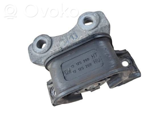 Engine mount bracket   13125208,13125209