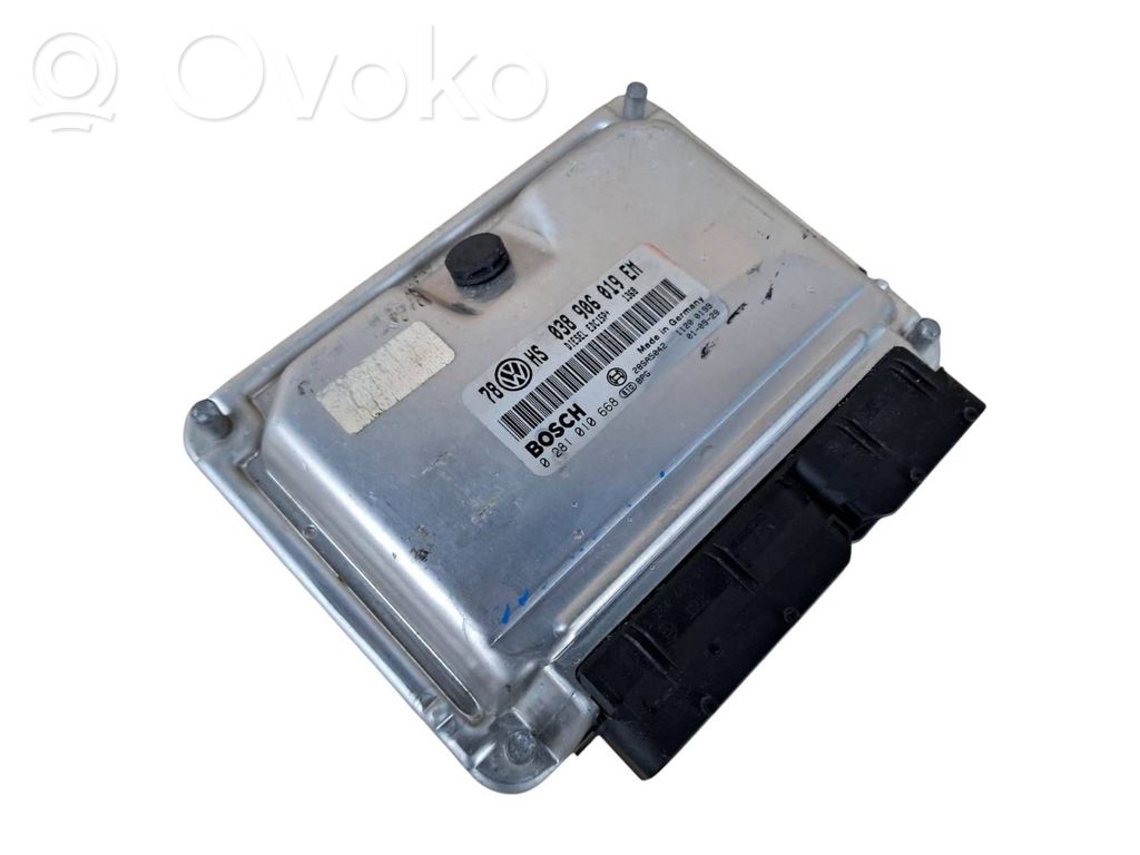 Volkswagen PASSAT B5.5 Unitate control motor/modul ECU 