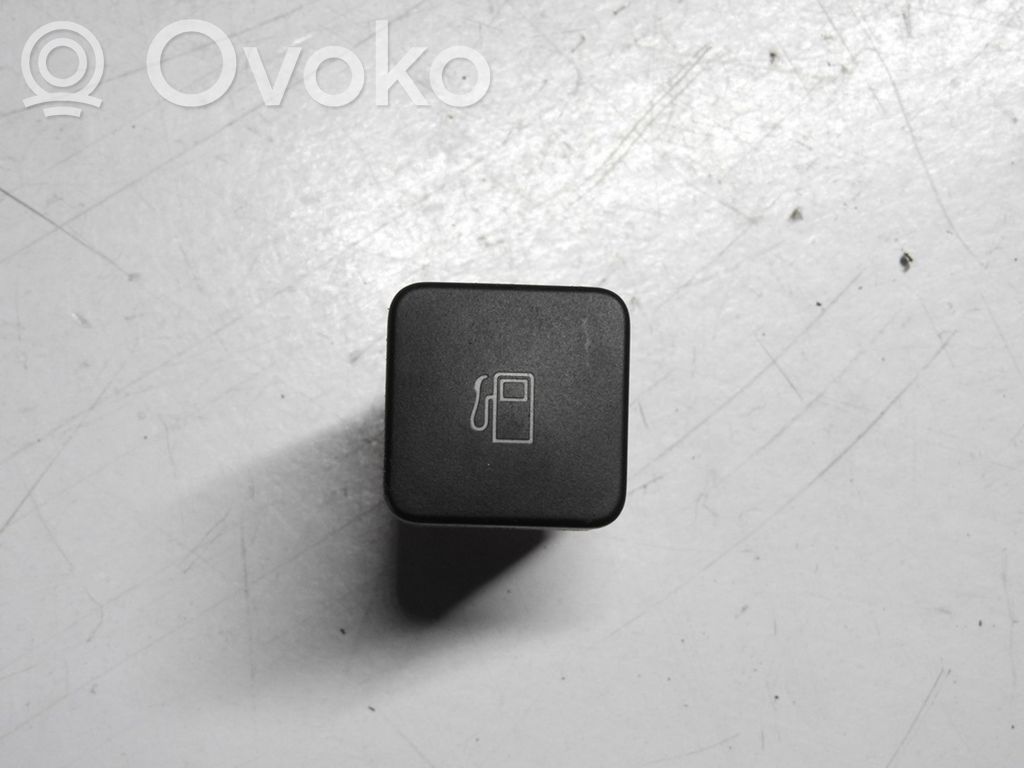 Peugeot 508 Tailgate/trunk/boot open switch 