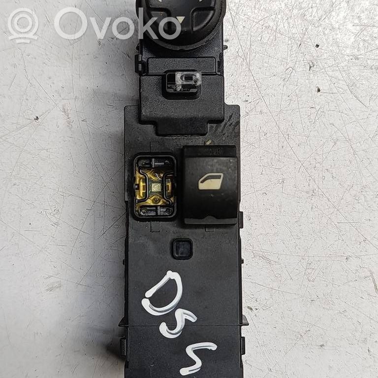 Citroen DS4 Electric window control switch 