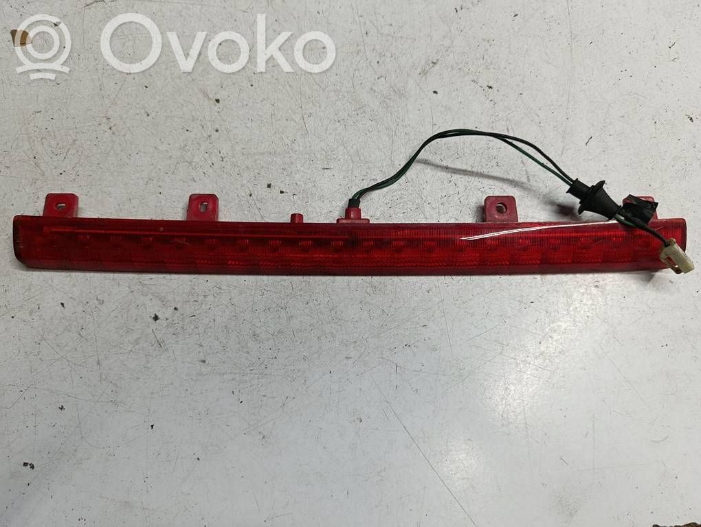 Mazda 323 F Third/center stoplight 