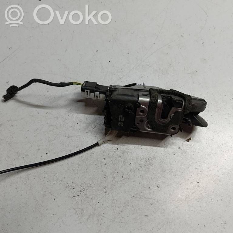 Peugeot 308 Front door lock 
