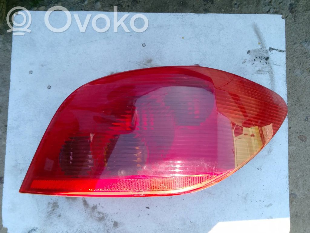 Peugeot 307 Aizmugurējais lukturis virsbūvē 