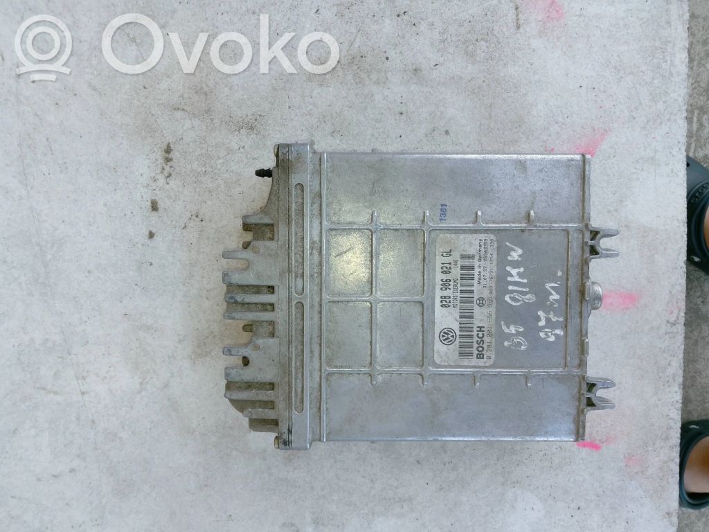 Volkswagen PASSAT B5 Engine control unit/module 