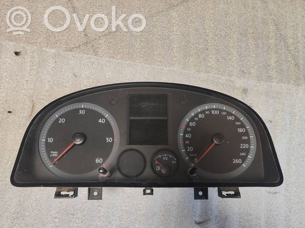 Volkswagen Caddy Speedometer (instrument cluster) 
