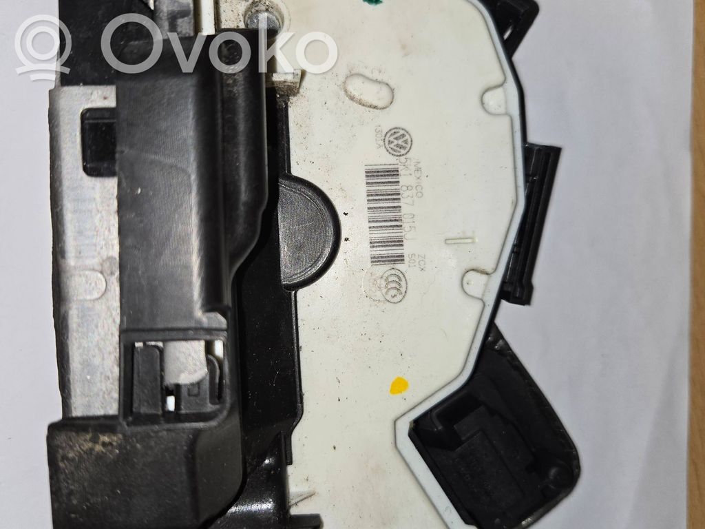 Volkswagen Tiguan Front door lock 