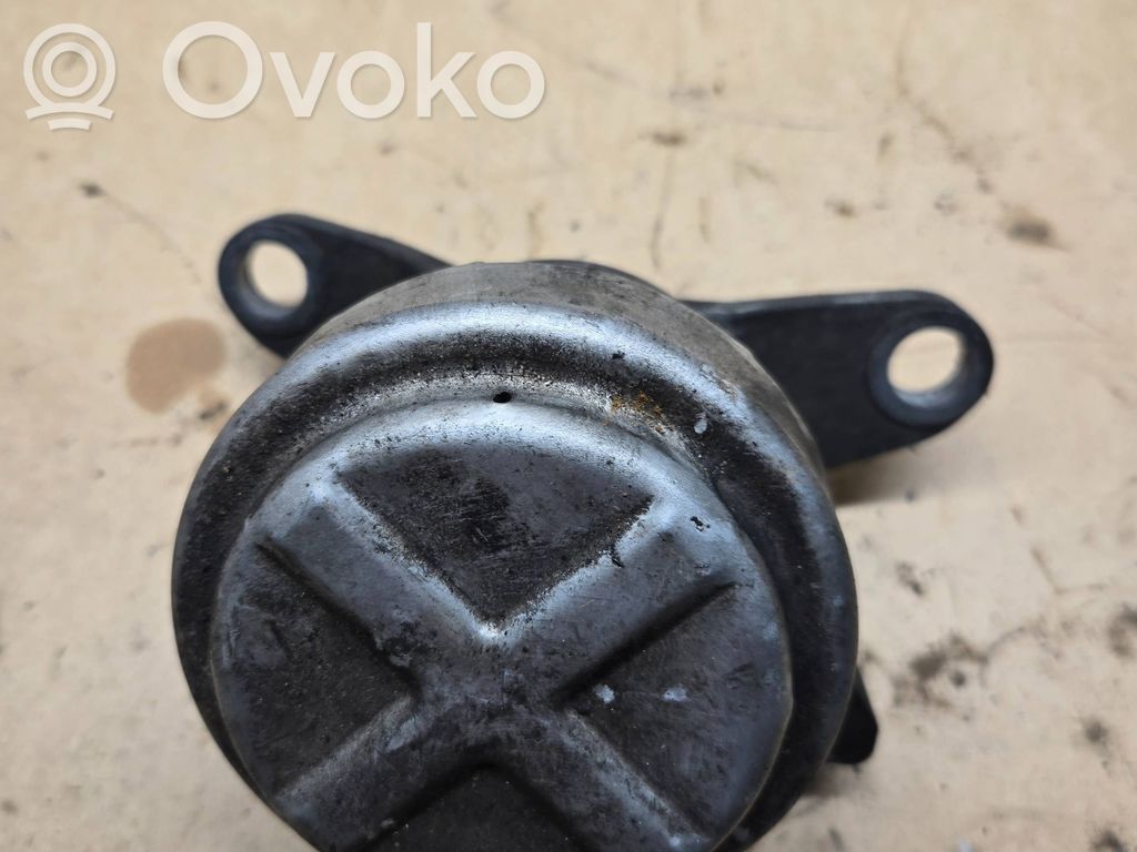 Engine mount bracket   6G916F012