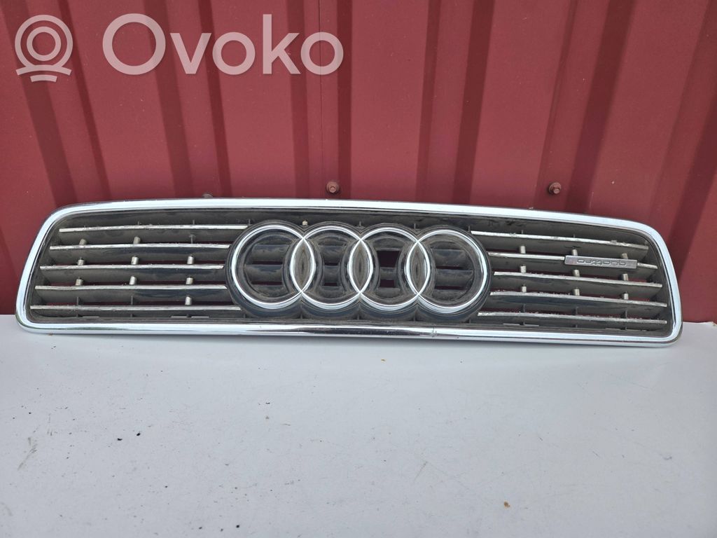 Audi A4 S4 B5 8D Etusäleikkö 